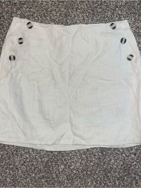 White Button-Accent Linen Skort